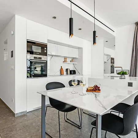Sanders Gaia - Bright Two-bedroom With Sea View Lägenhet Larnaca